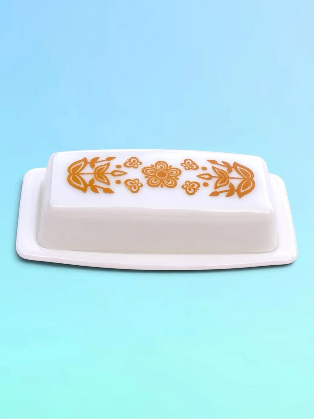 Pyrex vintage milk